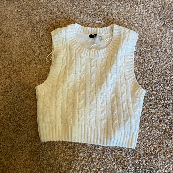 Cropped sweater vest - Picture 1 of 4